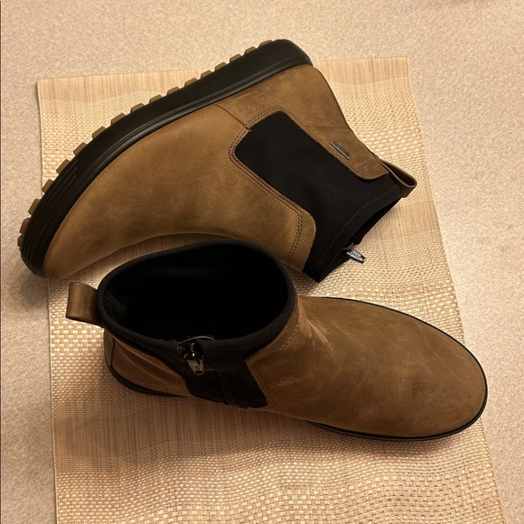 ECCO womens Soft 7 Tred Gore-tex Waterproof, size 9-9.5/EU40. - Picture 5 of 16